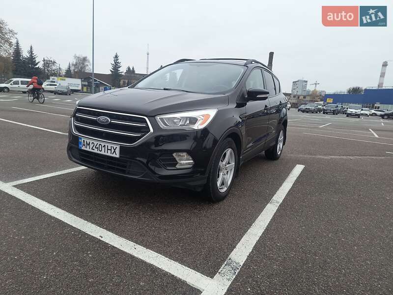 Внедорожник / Кроссовер Ford Escape 2017 в Житомире