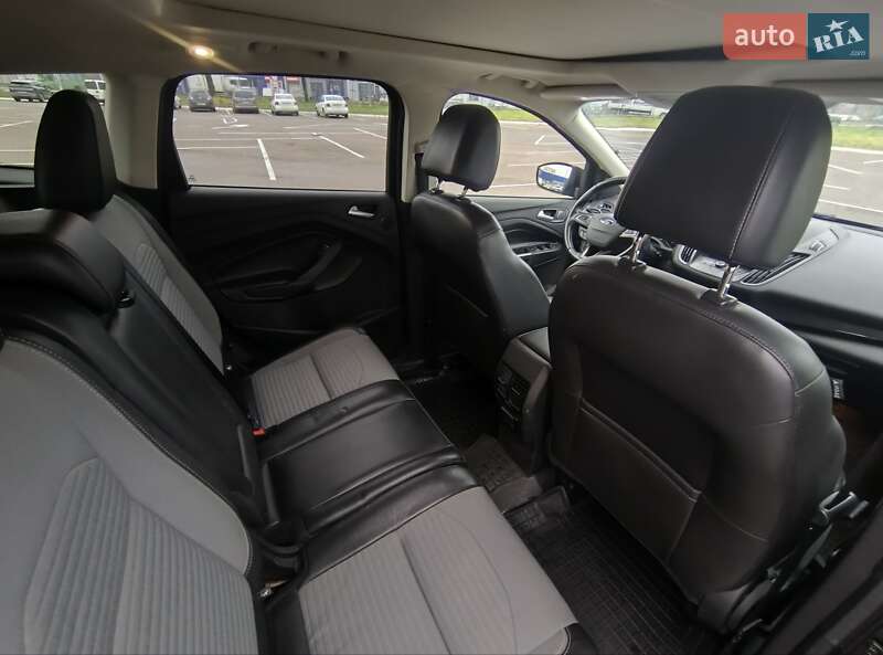 Внедорожник / Кроссовер Ford Escape 2017 в Житомире