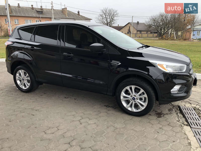 Позашляховик / Кросовер Ford Escape 2017 в Рівному