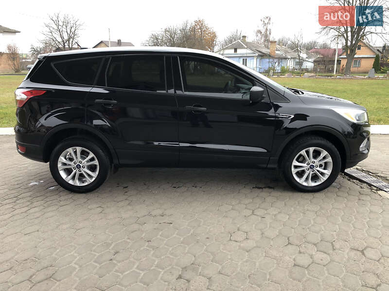 Позашляховик / Кросовер Ford Escape 2017 в Рівному