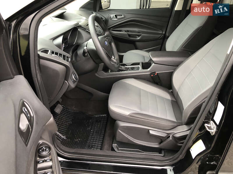 Позашляховик / Кросовер Ford Escape 2017 в Рівному