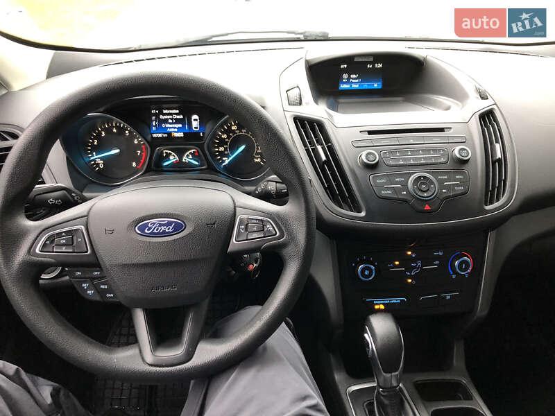 Позашляховик / Кросовер Ford Escape 2017 в Рівному