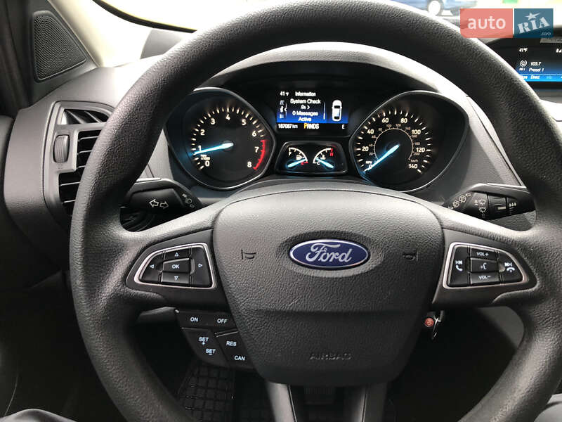 Позашляховик / Кросовер Ford Escape 2017 в Рівному