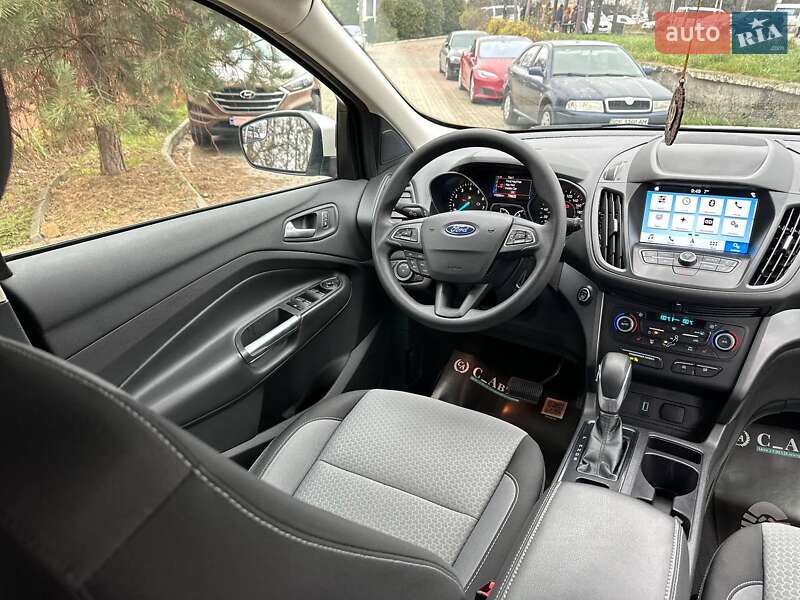 Внедорожник / Кроссовер Ford Escape 2019 в Черновцах