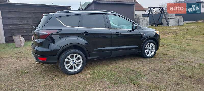 Внедорожник / Кроссовер Ford Escape 2017 в Дубно