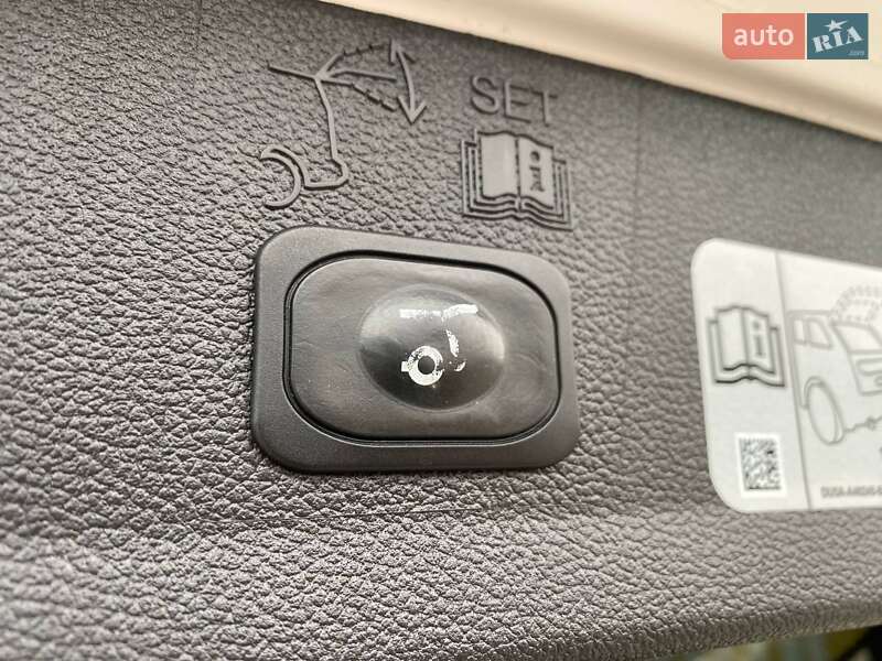 Внедорожник / Кроссовер Ford Escape 2017 в Хмельницком