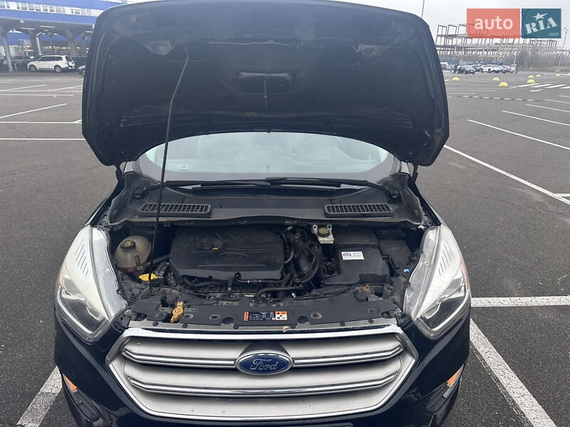 Внедорожник / Кроссовер Ford Escape 2016 в Киеве
