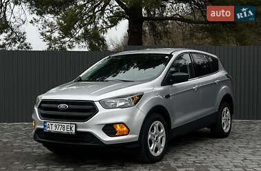Внедорожник / Кроссовер Ford Escape 2017 в Ровно