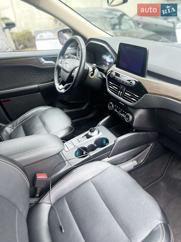 Внедорожник / Кроссовер Ford Escape 2020 в Одессе