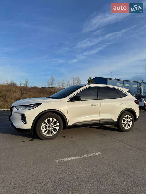 Внедорожник / Кроссовер Ford Escape 2023 в Сумах