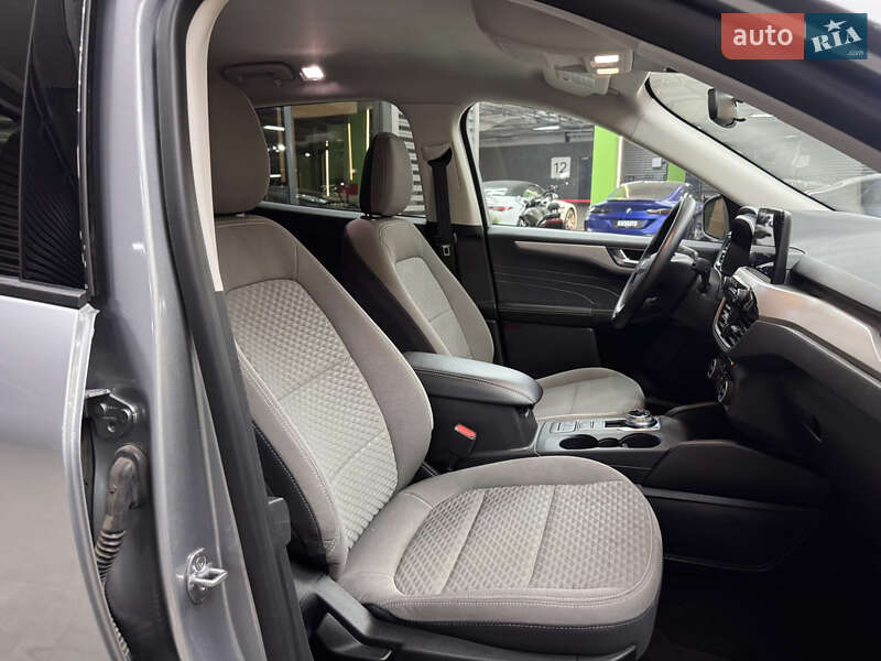 Позашляховик / Кросовер Ford Escape 2021 в Києві