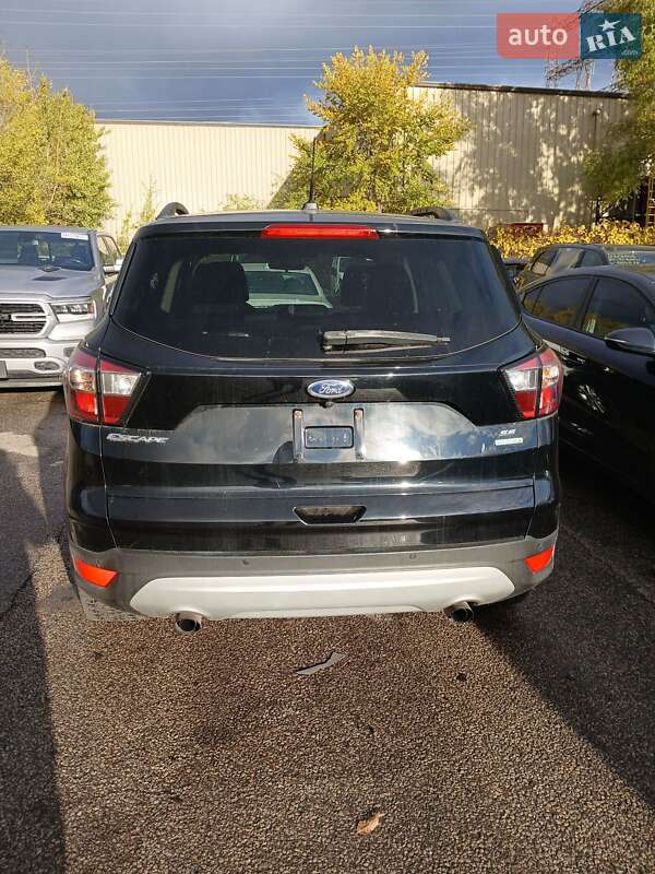 Позашляховик / Кросовер Ford Escape 2017 в Івано-Франківську
