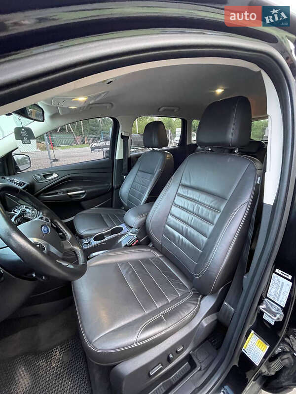Внедорожник / Кроссовер Ford Escape 2015 в Ивано-Франковске