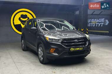 Внедорожник / Кроссовер Ford Escape 2016 в Черновцах