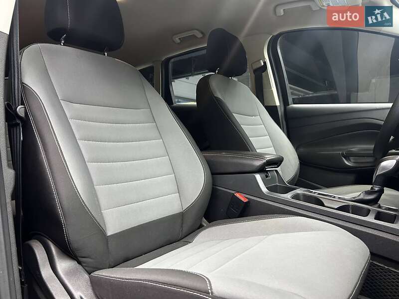 Позашляховик / Кросовер Ford Escape 2016 в Чернівцях