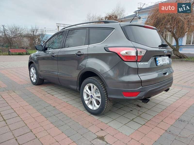 Внедорожник / Кроссовер Ford Escape 2017 в Карловке фото 3 Внедорожник / Кроссовер Ford Escape 2017 в Карловке