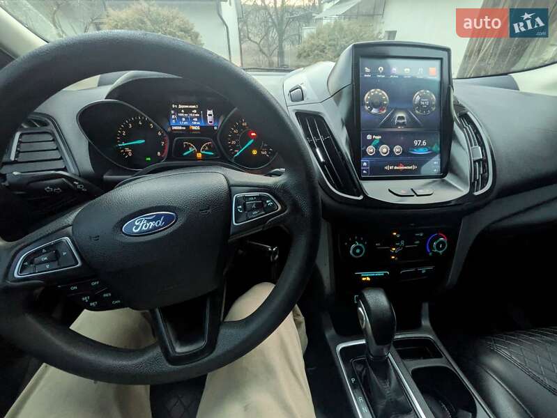 Позашляховик / Кросовер Ford Escape 2017 в Львові