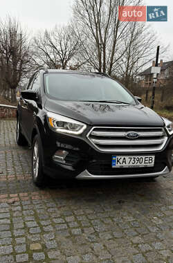 Внедорожник / Кроссовер Ford Escape 2017 в Киеве