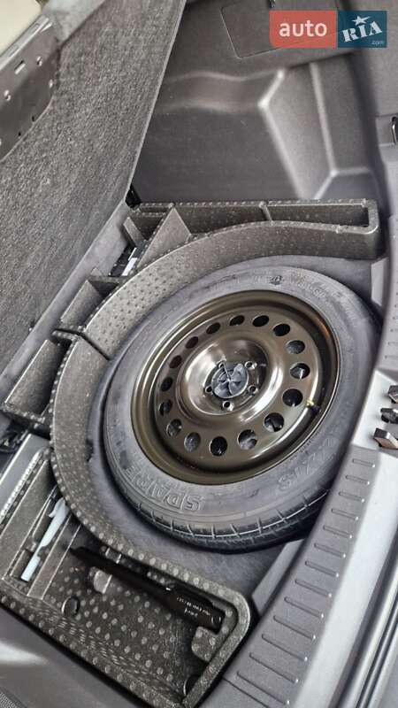 Внедорожник / Кроссовер Ford Escape 2017 в Николаеве