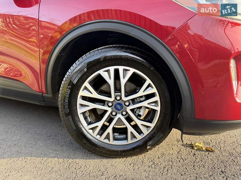 Внедорожник / Кроссовер Ford Escape 2020 в Киеве