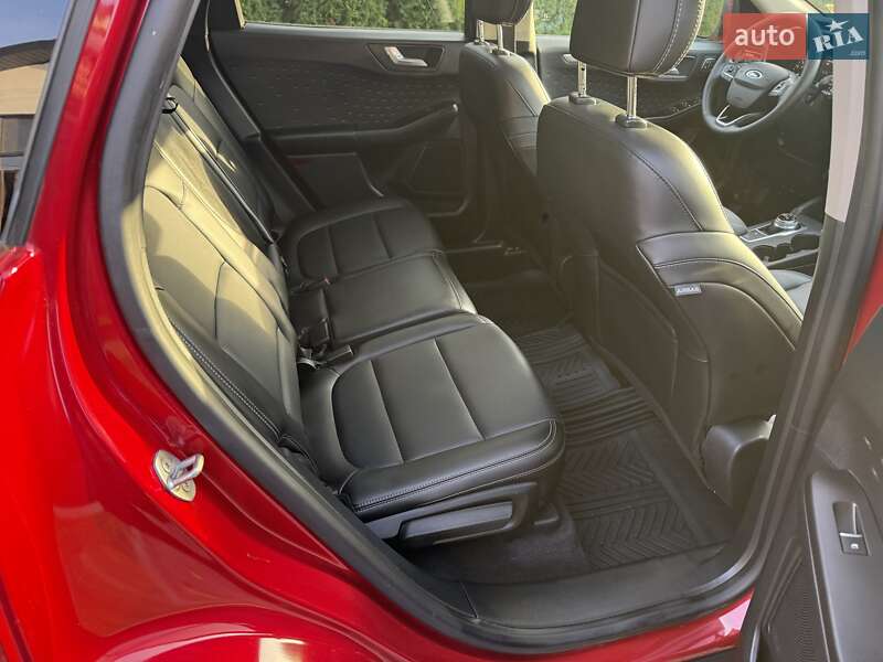 Внедорожник / Кроссовер Ford Escape 2020 в Киеве