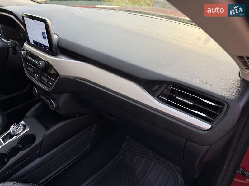 Внедорожник / Кроссовер Ford Escape 2020 в Киеве