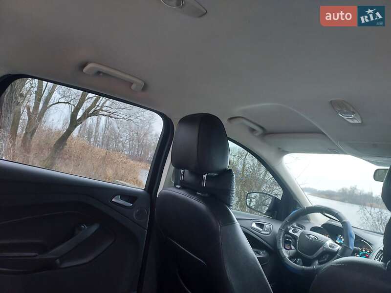 Внедорожник / Кроссовер Ford Escape 2014 в Горишних Плавнях