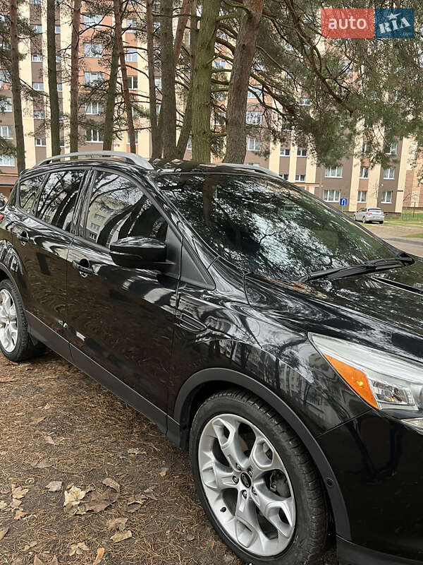 Внедорожник / Кроссовер Ford Escape 2014 в Новояворовске