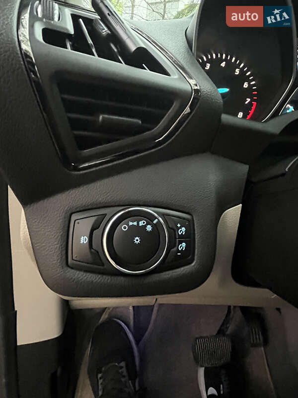 Внедорожник / Кроссовер Ford Escape 2014 в Новояворовске