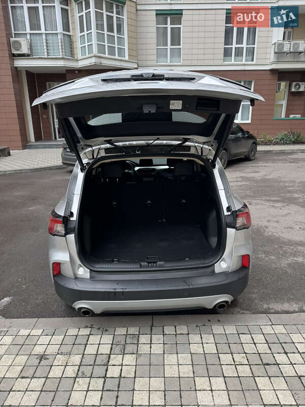 Внедорожник / Кроссовер Ford Escape 2019 в Киеве