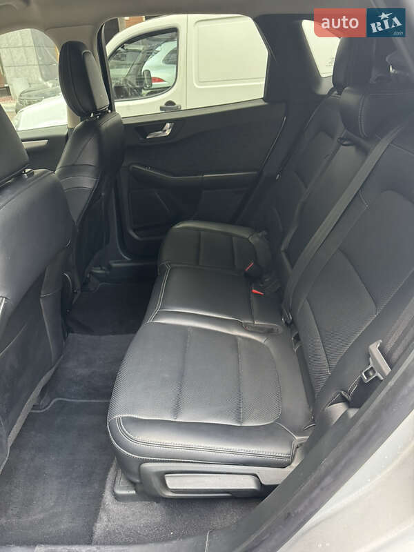 Внедорожник / Кроссовер Ford Escape 2019 в Киеве