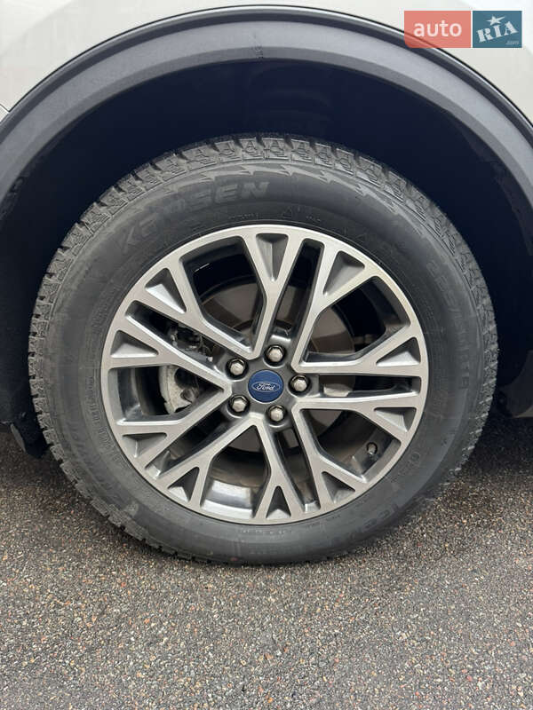 Внедорожник / Кроссовер Ford Escape 2019 в Киеве