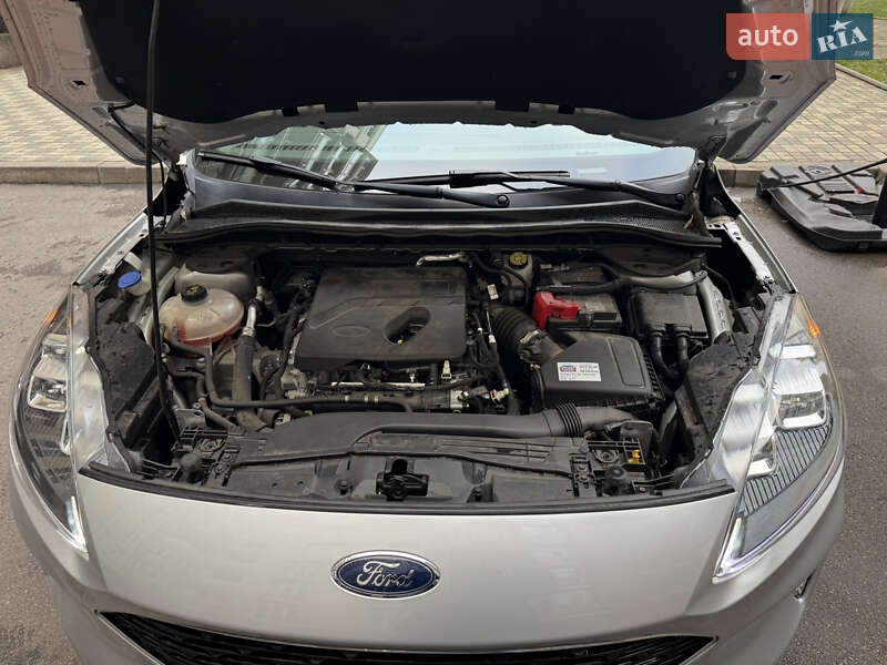 Внедорожник / Кроссовер Ford Escape 2019 в Киеве