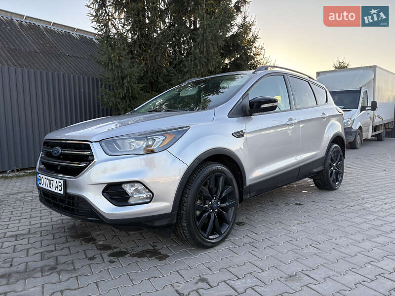 Внедорожник / Кроссовер Ford Escape 2016 в Тернополе
