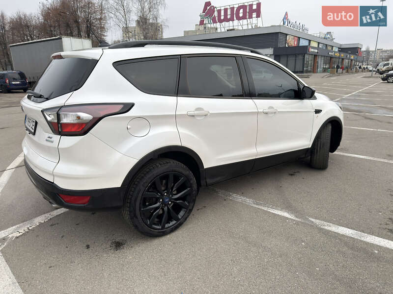 Позашляховик / Кросовер Ford Escape 2017 в Києві