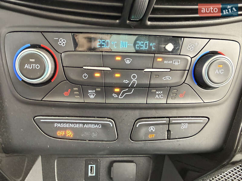 Позашляховик / Кросовер Ford Escape 2017 в Києві