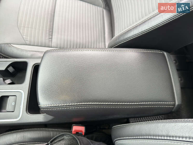 Позашляховик / Кросовер Ford Escape 2017 в Києві