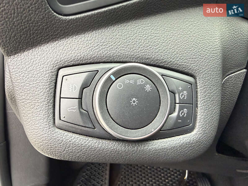 Позашляховик / Кросовер Ford Escape 2017 в Києві