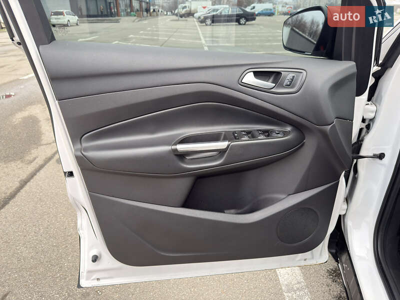 Позашляховик / Кросовер Ford Escape 2017 в Києві