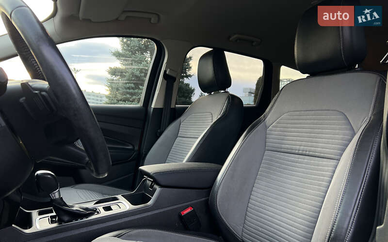 Позашляховик / Кросовер Ford Escape 2018 в Львові