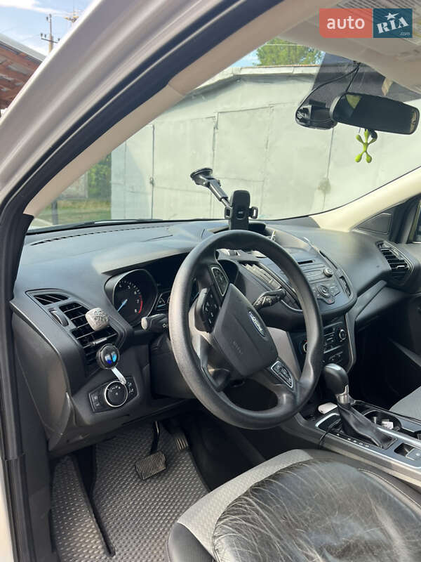 Внедорожник / Кроссовер Ford Escape 2017 в Самборе