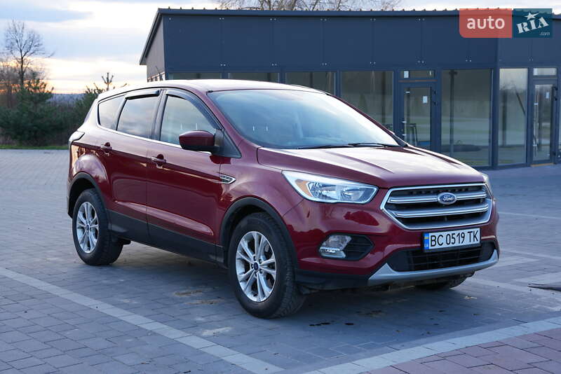 Позашляховик / Кросовер Ford Escape 2016 в Львові