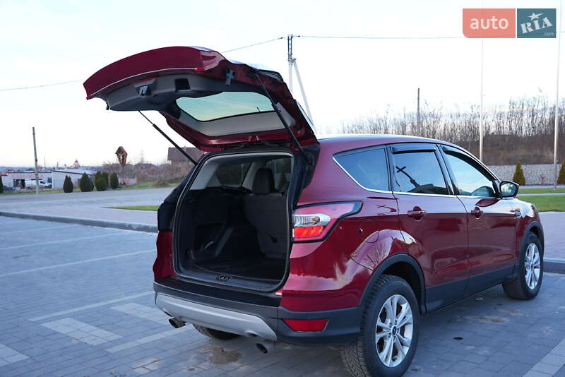 Позашляховик / Кросовер Ford Escape 2016 в Львові