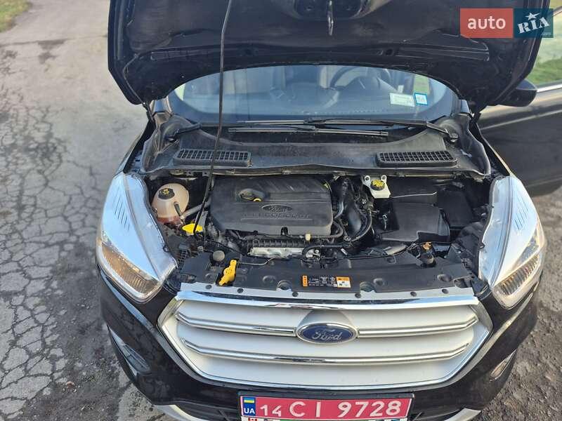 Внедорожник / Кроссовер Ford Escape 2018 в Дубно