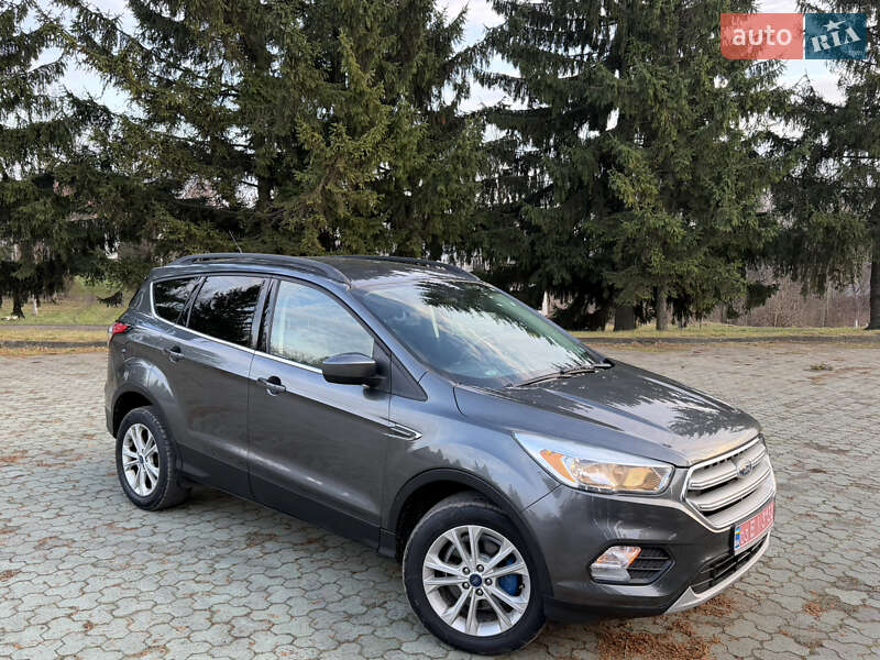 Внедорожник / Кроссовер Ford Escape 2017 в Дубно