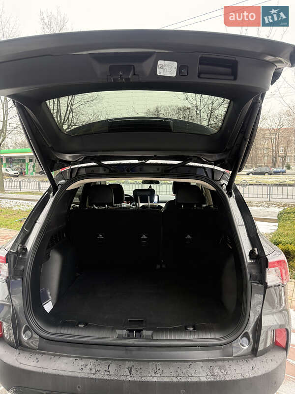 Позашляховик / Кросовер Ford Escape 2019 в Харкові