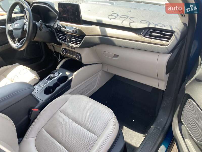 Внедорожник / Кроссовер Ford Escape 2019 в Львове