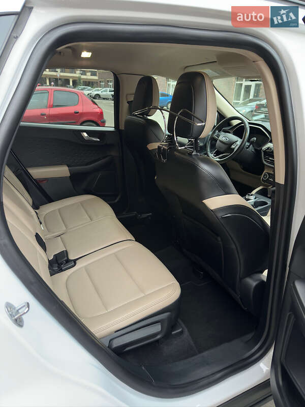 Внедорожник / Кроссовер Ford Escape 2019 в Киеве