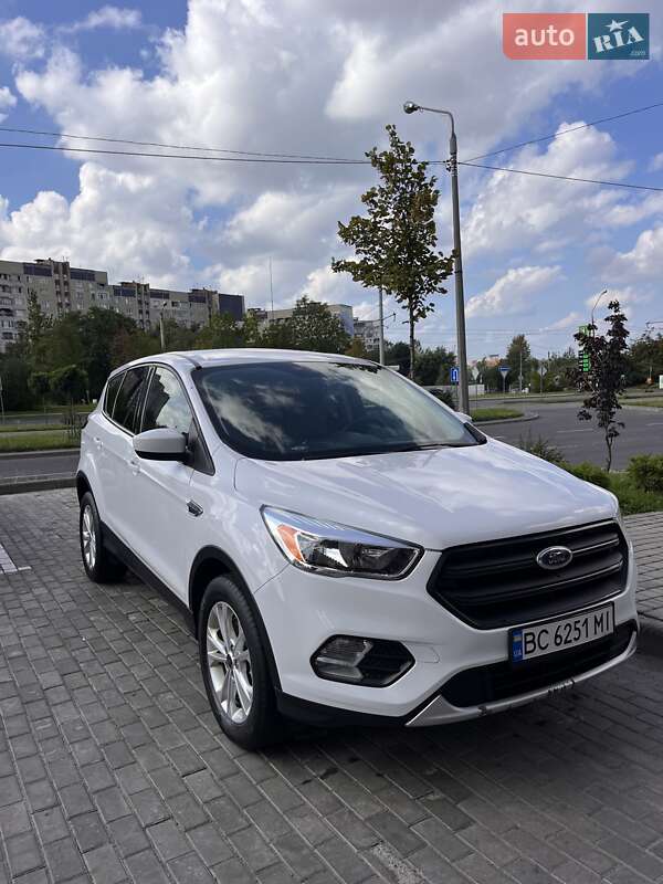 Внедорожник / Кроссовер Ford Escape 2017 в Львове