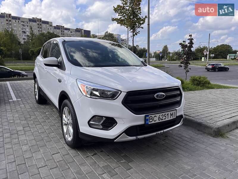 Внедорожник / Кроссовер Ford Escape 2017 в Львове